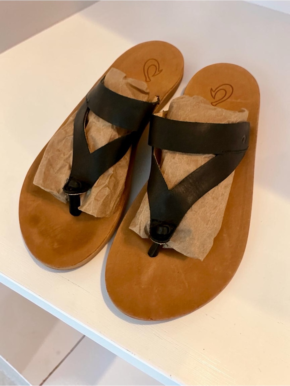 OluKai Black Leather Toe-Post Sandals with Tan Footbed - Picture 6 of 7